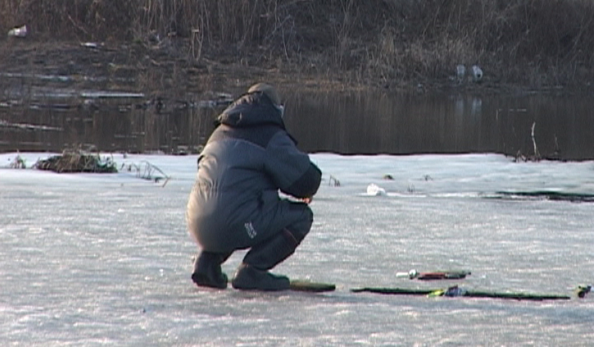 Борисоглебские рыбаки-камикадзе не спешат провожать зиму