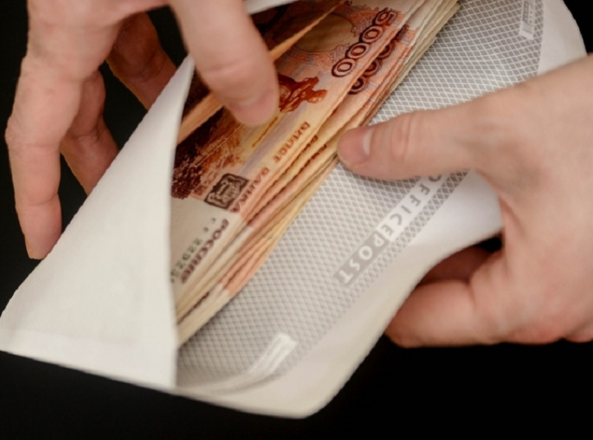 За попытку дать взятку полицейскому новохоперцу грозит 8 лет лишения свободы