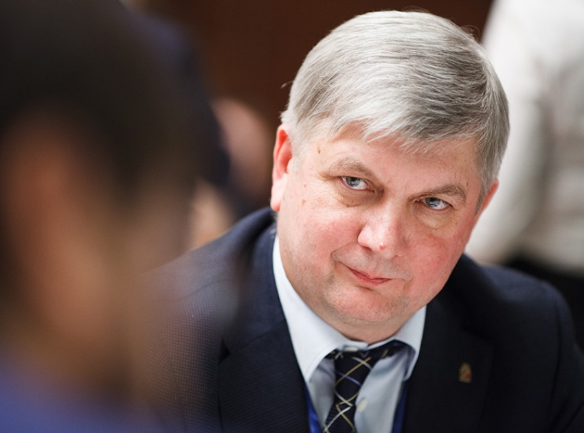 Александр Гусев снова попал в список «губернаторов под ударом» по итогам первой недели нового года