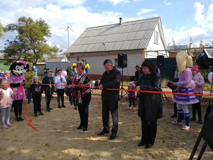 В Борисоглебске официально открыли детскую площадку в Макуревке