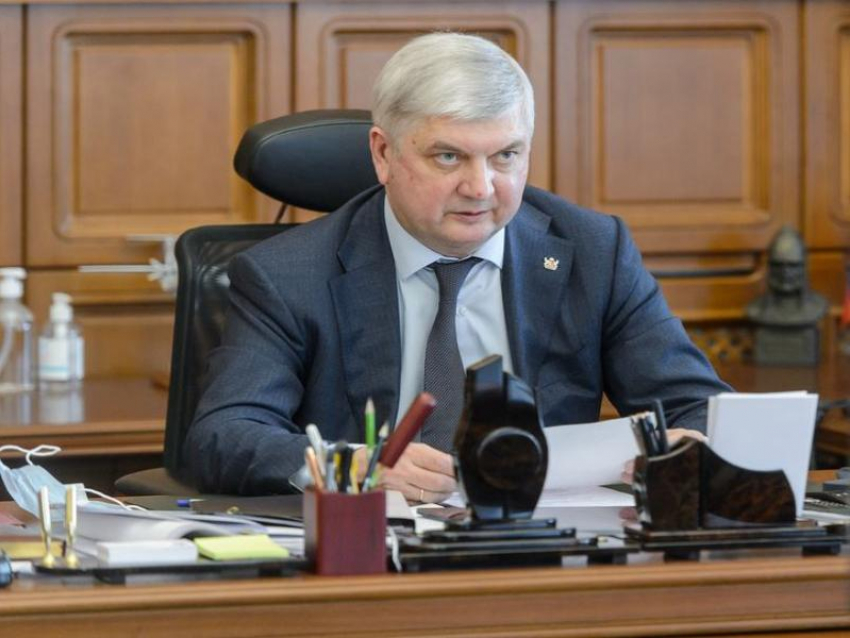 Александр Гусев продлил коронавирусные ограничения в Воронежской области