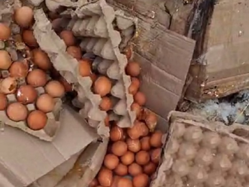 Гастрономическое ДТП: фура с яйцами и фура с макаронами перевернулись под Борисоглебском