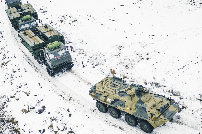 Для борьбы с последствиями снегопадов в Воронежской области сформирована оперативная группа военнослужащих