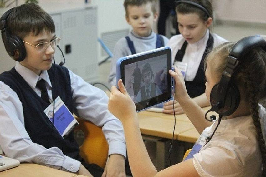 В школах Воронежской области проведут высокоскоростной интернет за 100 млн. рублей