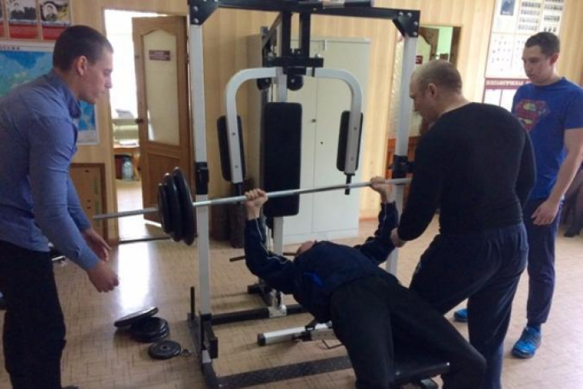 В следственном изоляторе г. Борисоглебска прошли соревнования по жиму штанги