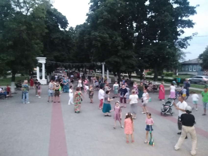  В Борисоглебске состоится дискотека в честь Дня семьи, любви и верности 