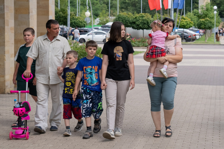 В Воронежской области продлили денежную альтернативу предоставлению участков многодетным семьям