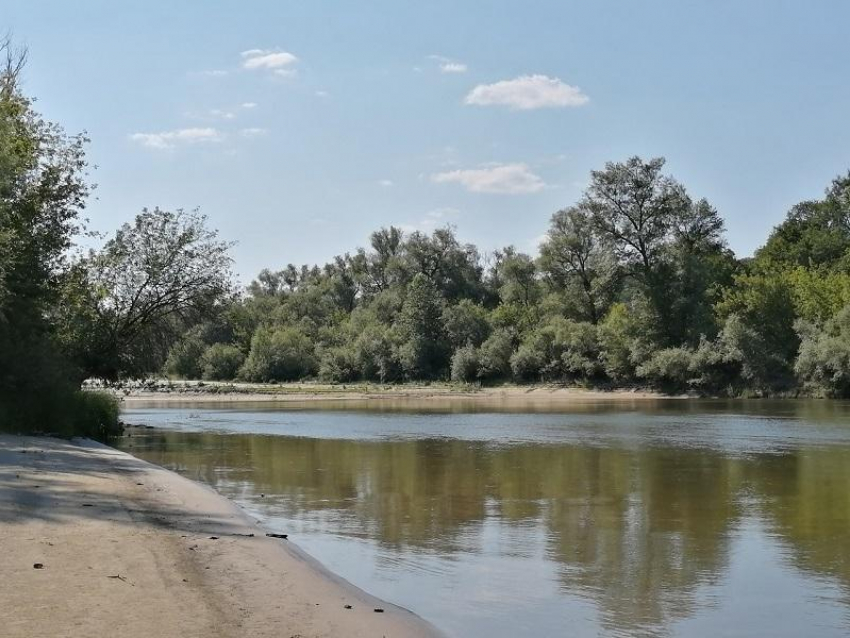 К штормовому предупреждению привела аномальная жара в Воронежской области