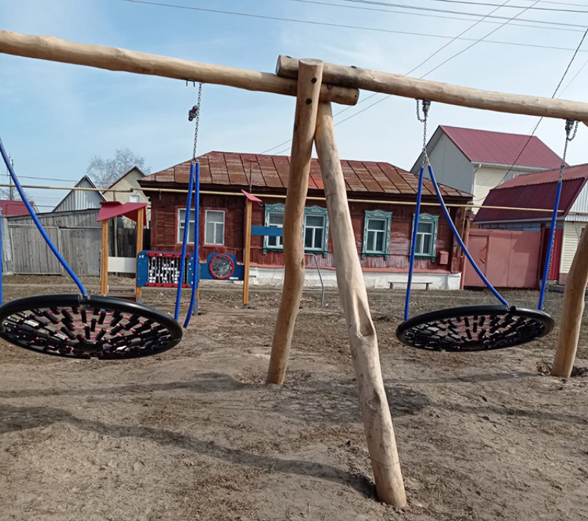 В районе Макуревка г.Борисоглебска обновили детскую площадку