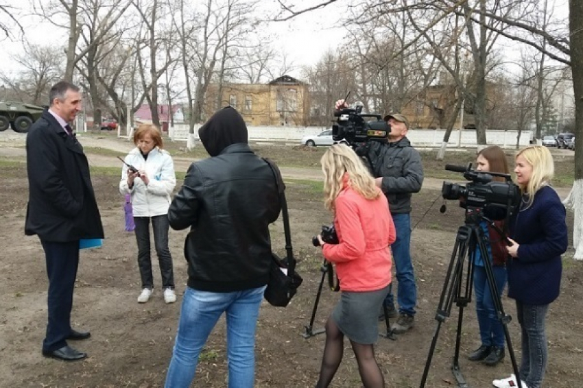 В Борисоглебске Алексей Морозов рассказал о благоустройстве скверов в городе и селе