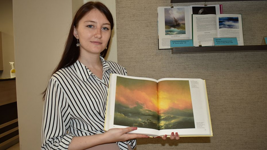 В Борисоглебске открылась выставка «Чарующий мир моря Айвазовского»