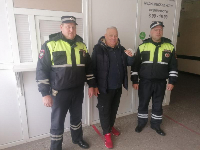 Борисоглебские автоинспекторы пришли на помощь травмированному автолюбителю