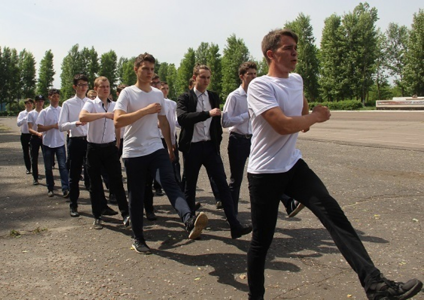 В Борисоглебске подвели итоги военных сборов старшеклассников