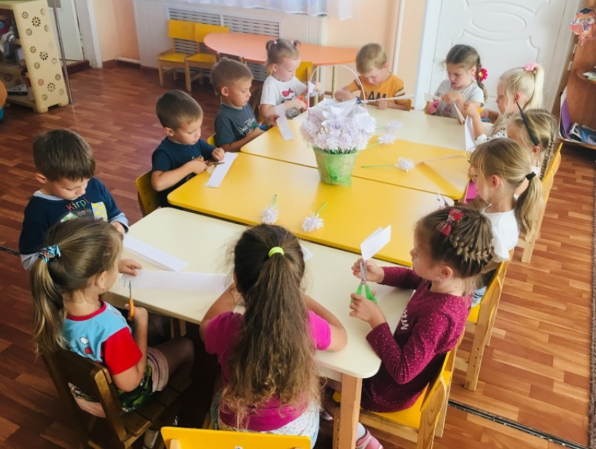 Борисоглебские дошколята приняли участие в благотворительной акции «Белый цветок»