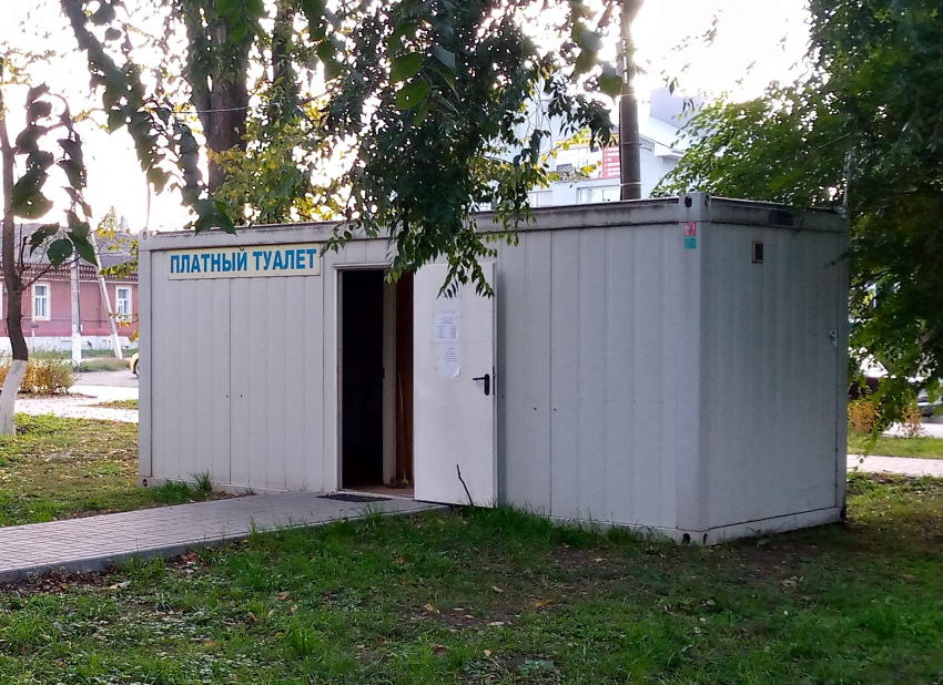 После публикации «Блокнота» в Театральном сквере Борисоглебска вновь открыли туалет  