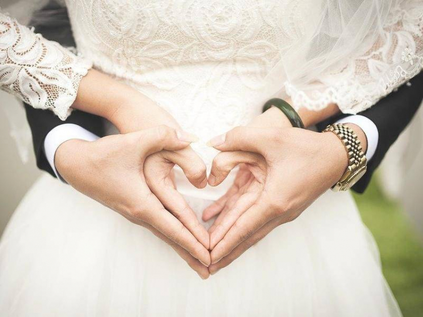 200 пар поженятся в красивую дату в Воронежской области
