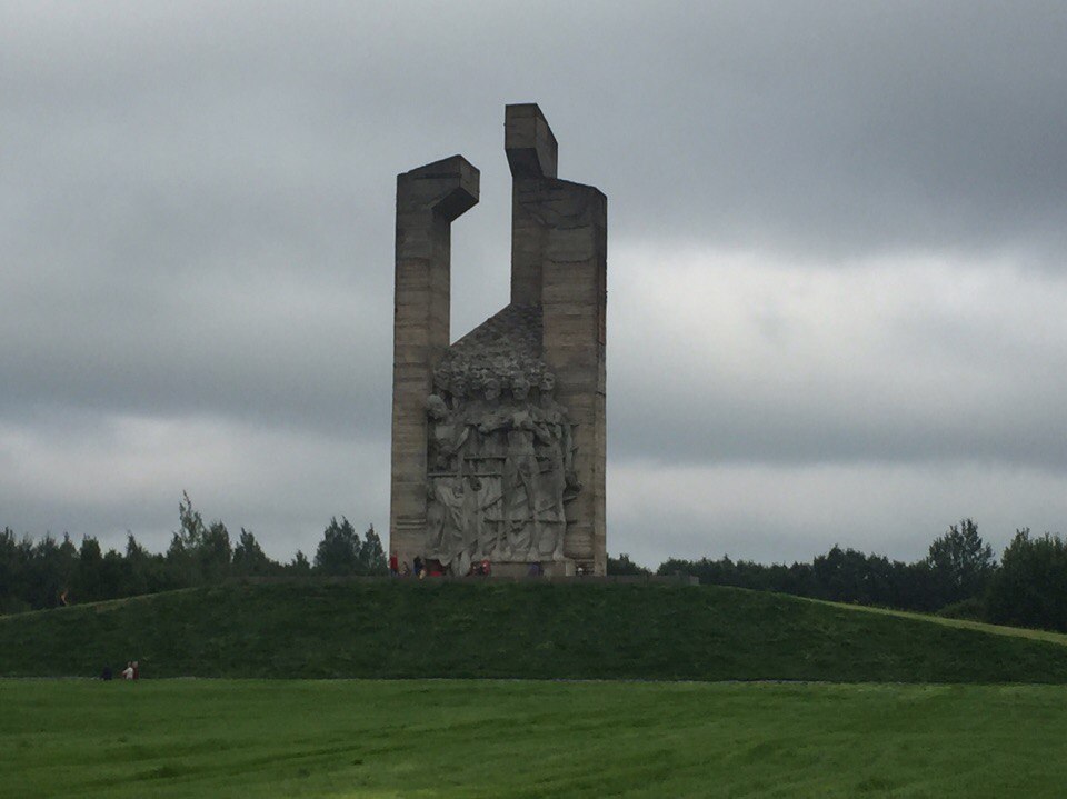 Дулаг. Дулаг 191 Острогожск. Концлагерь Луга Дулаг 320. Порхов памятники Великой Отечественной войны. Лагерь Дулаг Эстония.